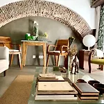 Old Stables Chiado - 1 Bedroom In The Green Heart Of Lisbon